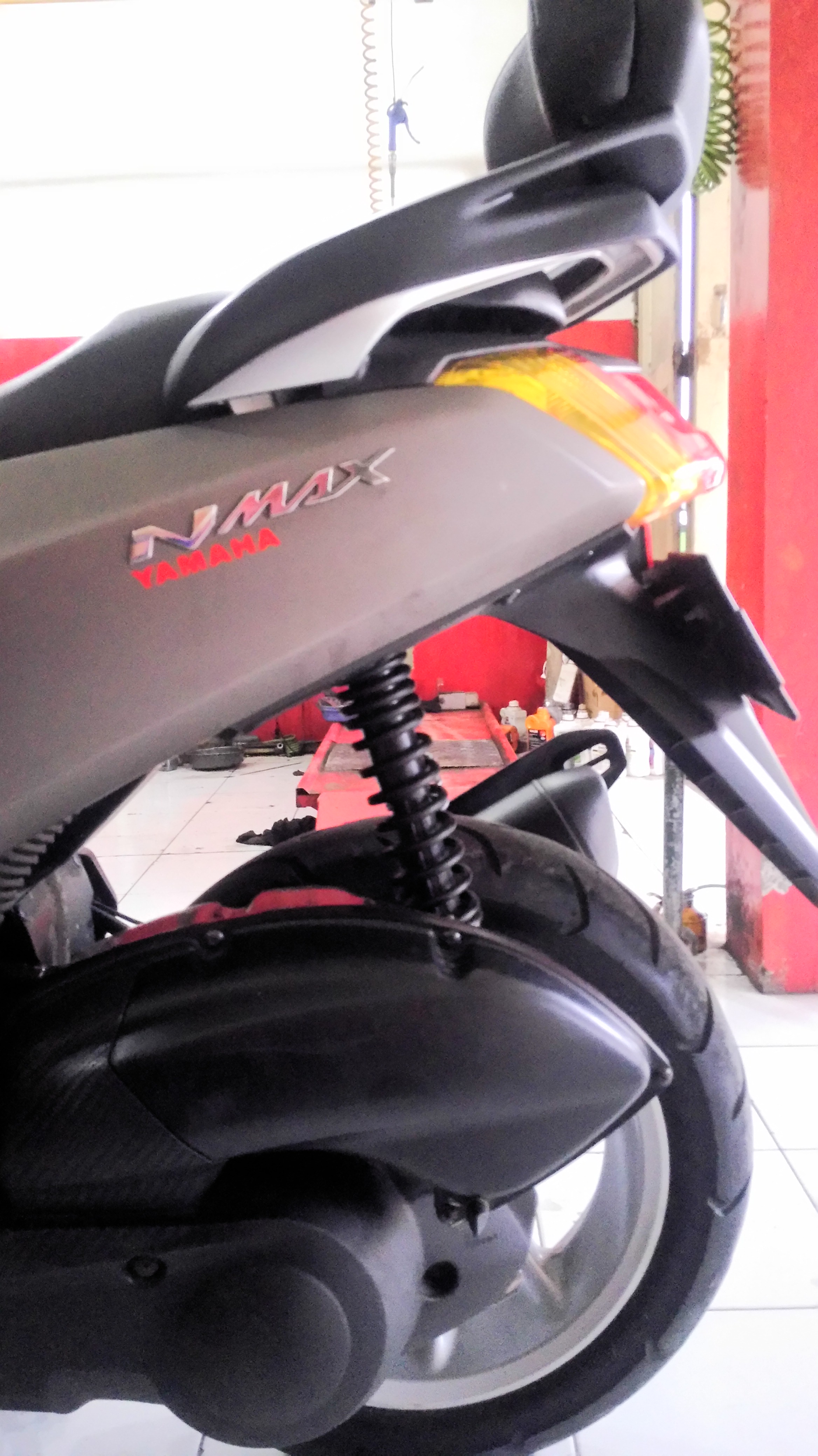 Modif shockbreaker belakang Yamaha NMax  MotoRideWeb